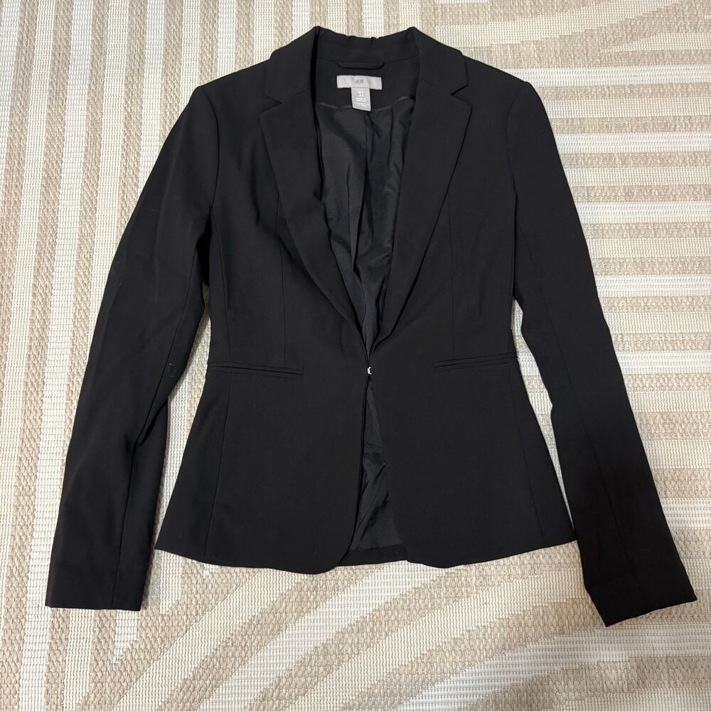 H&M Size 2 Women's Basic Black Fitted Corporate Blazer